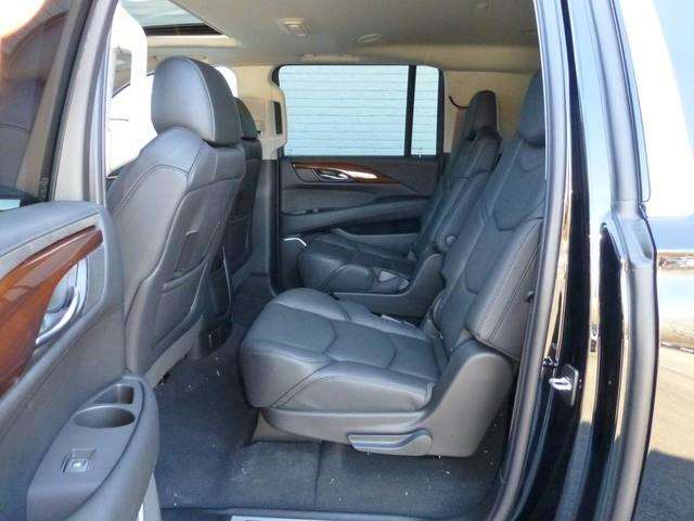 2017 Cadillac Escalade ESV 4x4 Luxury 4dr SUV